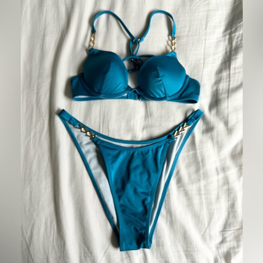 Victoria’s Secret Bombshell Bikini
